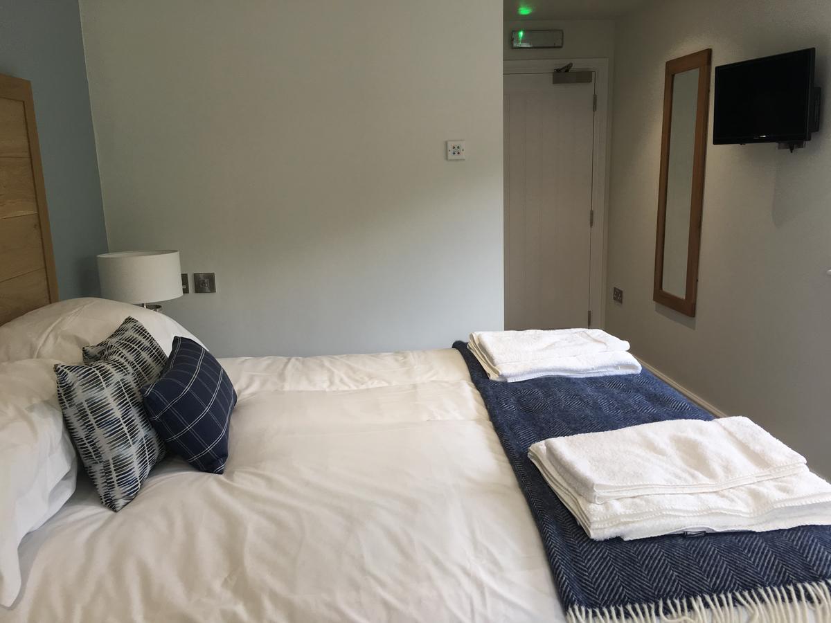 The Pityme Inn ウェイドブリッジ エクステリア 写真